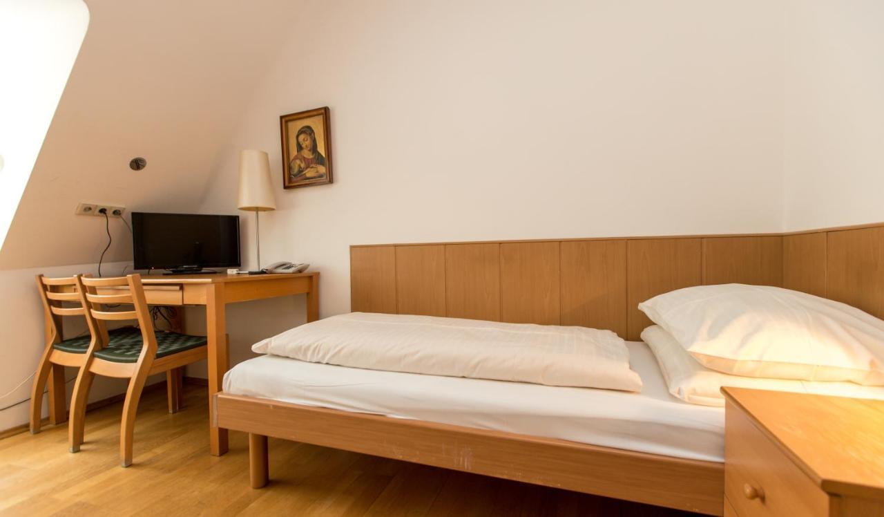Gaestehaus Deutscher Orden Wien Zewnętrze zdjęcie